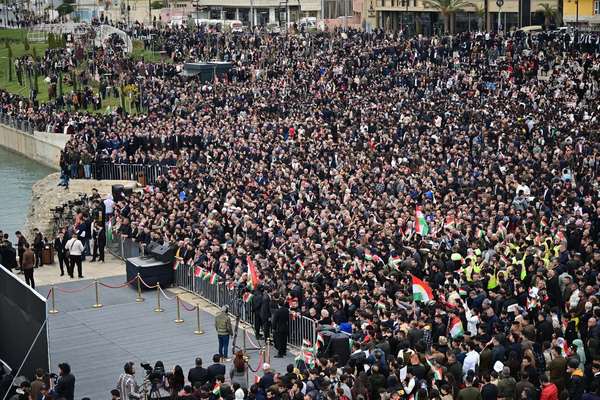 مئات الآلاف يتظاهرون في إقليم كردستان العراق تنديدًا بهجمات إيران على أربيل