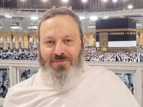 پیامد سخنان مداح بازداشتشده بیت خامنهای؛ ریاض صدور ویزا برای ایرانیها را متوقف کرد