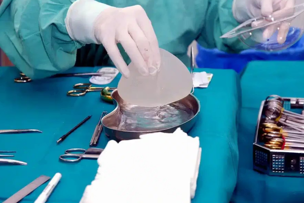 معاون سازمان نظام پزشکی: ۹۰ درصد تبلیغات جراحی زیبایی در فضای مجازی، واقعی نیست