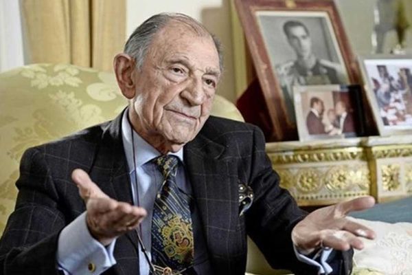 وفاة وزير الخارجية الإيراني الأسبق أردشير زاهدي صهر محمد رضا شاه بهلوي