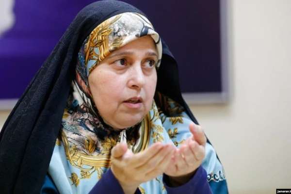 Former Lawmaker Tells Iran's Parliament To Deal With Economic Crisis