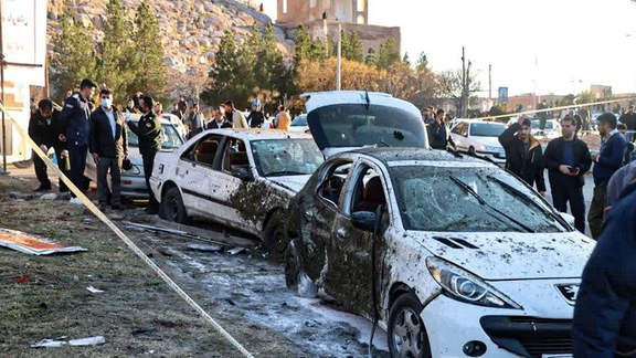 آمارهای ضد و نقیض از شمار کشتههای انفجارهای کرمان؛ وزیر کشور تعداد جانباختگان را ۸۴ نفر اعلام کرد