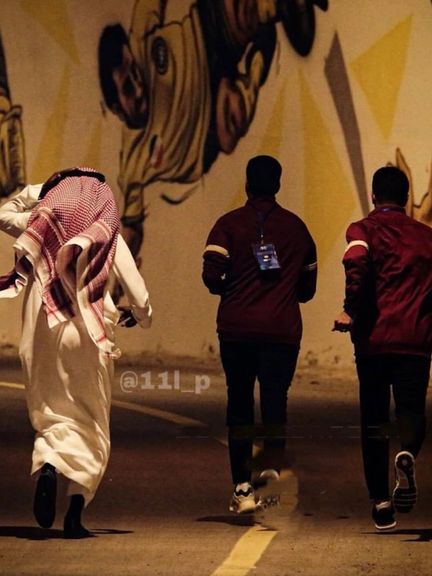 ناظر ۳۰دقیقه به مسئولان ایرانی زمان داد؛ تندیس قاسم سلیمانی دلیل لغو بازی سپاهان-الاتحاد