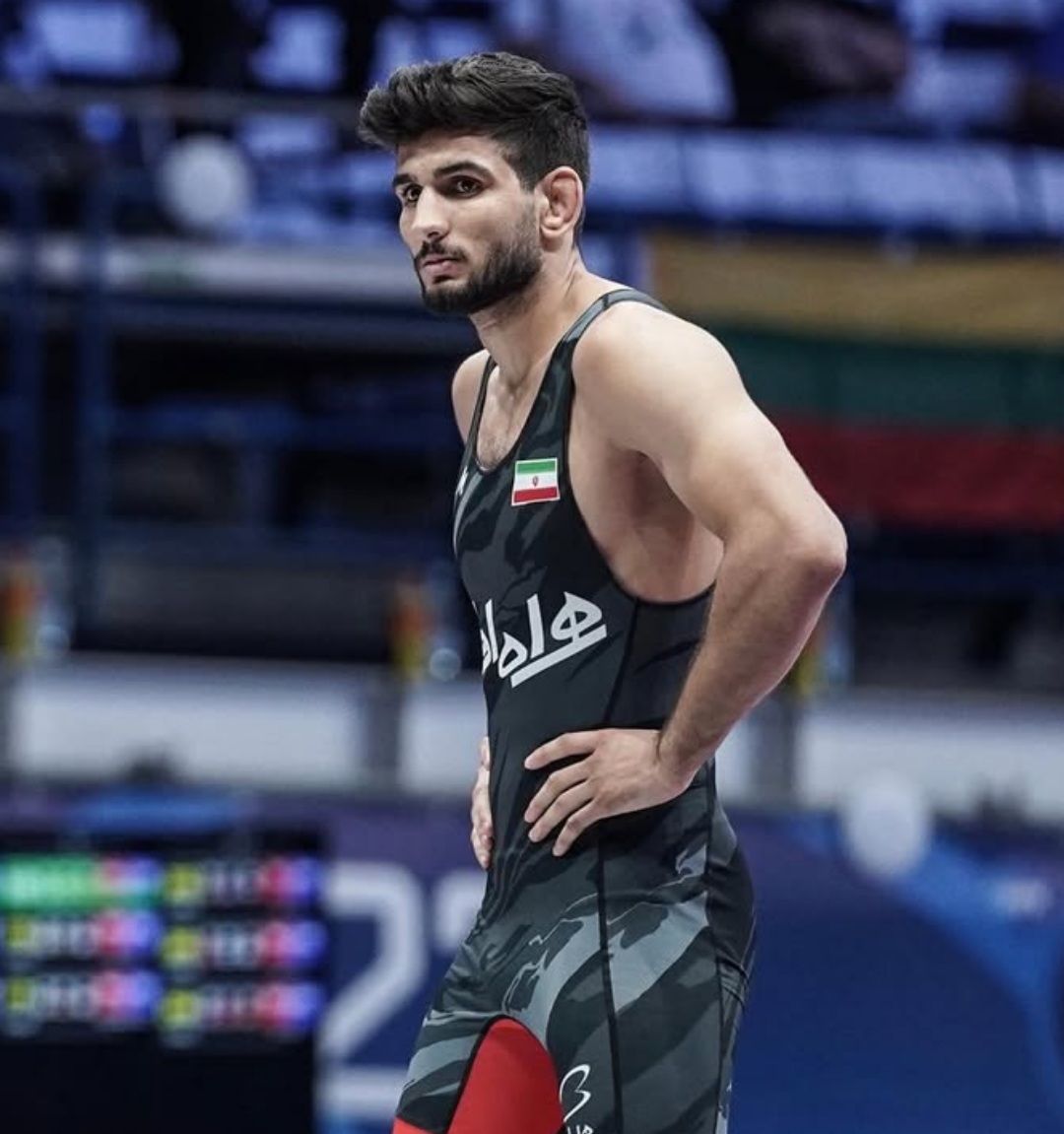  حمایت علیرضا نجاتی، ملی‌پوش پیشین کشتی فرنگی از اعتراضات سراسری؛ نور بر تاریکی پیروز است