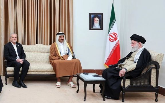 علی خامنهای: قطر به فشارهای آمریکا اعتنا نکند و مطالبات ایران را بازگرداند