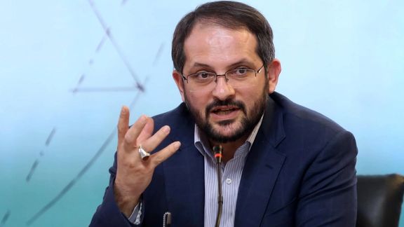 معاون دانشگاه آزاد: در کلاسهای دانشگاه آزاد زنگ انتخابات میزنیم