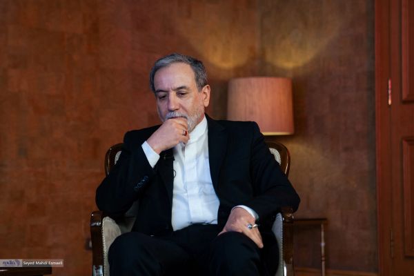 وزير خارجية إيران: إجراء محادثات مع ترامب حاليًا مستحيل ووساطة الإمارات خطوة "غير مفهومة"