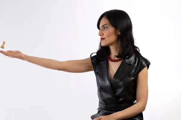 حمایت میترا حجازیپور از اعتراضات سراسری: شاه به میدان میآید و ضحاک را به زیر میکشد