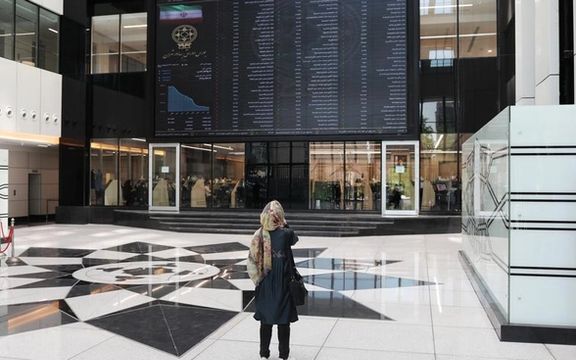 Tehran Stock Exchange Ailing Again After Investors Flee In Droves