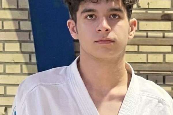 إعدام شاب إيراني بعد اعتقاله خلال الاحتجاجات الأخيرة بدعوى "التعاون مع العدو"