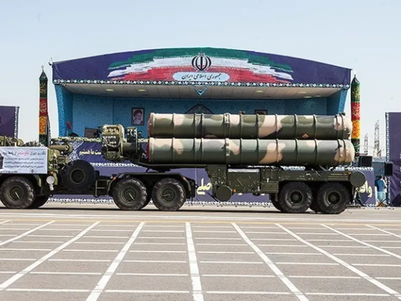 چرا ایران و اسرائیل از لبه پرتگاه عقب رفتند؟