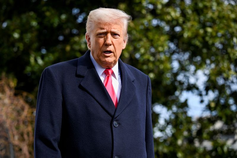 ترامب: لست راضيًا عن إيران.. لكن من المتوقع إجراء المزيد من المفاوضات