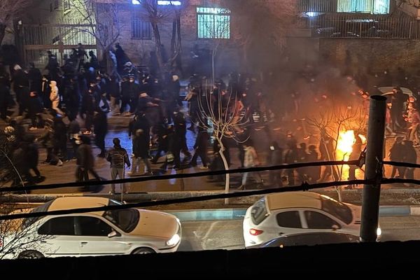 پیام مخاطب از شاهرود: از بام بیمارستان زنان به معترضان شلیک کردند