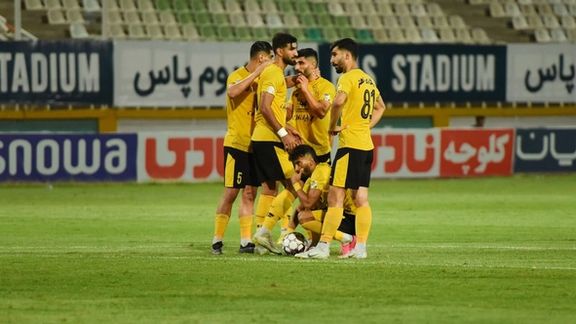 پیکان ۱-۳ سپاهان؛ چهارمین برد تیم مورایس در چهارمین بازی لیگ، اینبار ۱۰ نفره