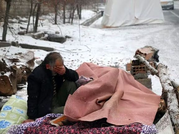 تخریب بیش از ۹ هزار خانه در خوی و خیابانخوابی زلزلهزدگان در سرمای زیر صفر برای پنجمین شب