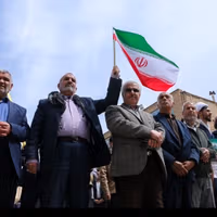 The bazaar finally breaks with the Islamic Republic