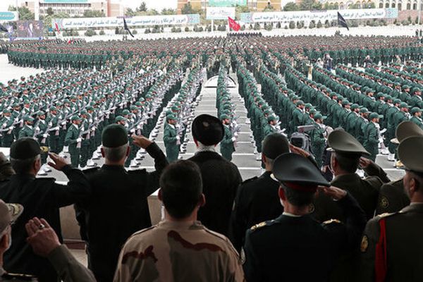 45 عامًا من القمع والحرب والقتل.. الإيرانيون يئنون تحت وطأة أزمات "الجمهورية الإسلامية"