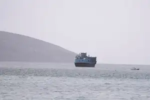 Hormuz traffic falls to one as US-Iran fighting escalates