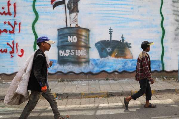 Iran-Backed Houthis Escalate Red Sea Attacks Despite US Strikes