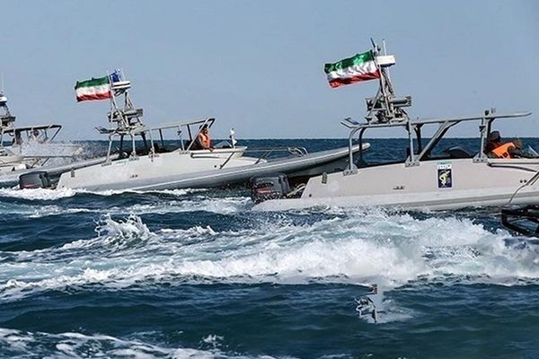 الحرس الثوري الإيراني: سنحدد السفن المارة عبر مضيق هرمز وكميات النفط المصدّرة