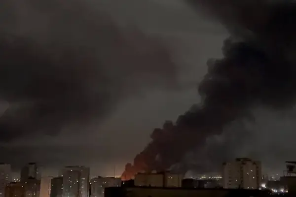 گزارشها از قطع برق در برخی مناطق تهران در پی انفجارهای شدید در پایتخت و کرج در شامگاه پنجشنبه