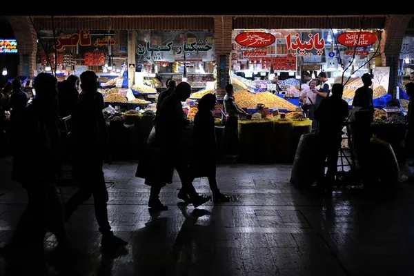 Falling oil income disrupts Iran’s vital imports, MP says