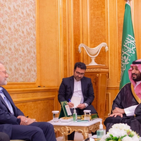 علي لاريجاني يلتقي ولي العهد السعودي في الرياض