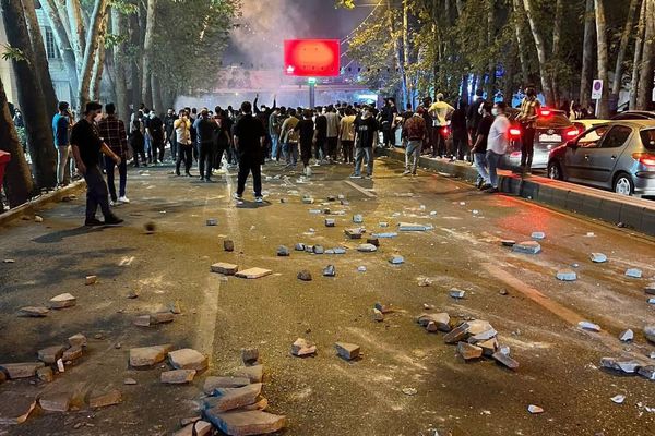 احتجاجات إيران تدخل يومها التاسع: قطع متعمد للإنترنت.. وقمع دموي.. واختفاءات قسرية
