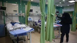 «همراه بیمار»؛ شغلی که بیسر و صدا وارد مجموعه مشاغل درمانی شد