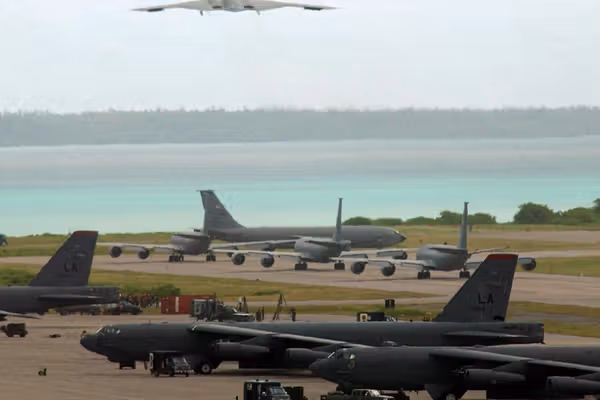 والاستریت ژورنال: ایران پایگاه دیهگو گارسیا را هدف گرفت اما موشکها به آن نرسیدند