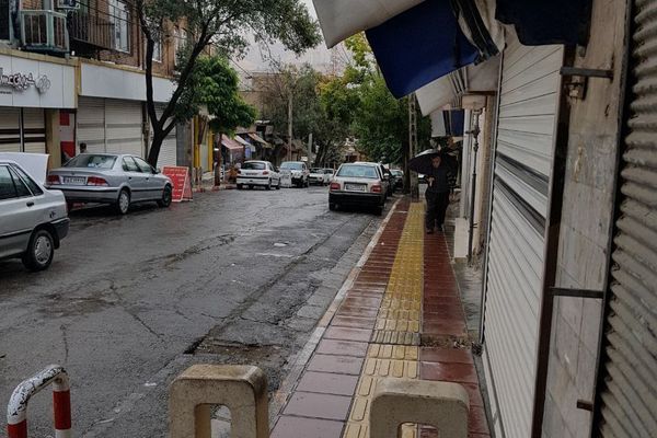 أصحاب المحلات في المدن الكردية وعمال شركة آيدين في تبريز شمال غربي إيران يضربون عن العمل