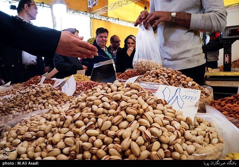 وبسایت دیده‌بان ایران: برخی فروشگاه‌ها آجیل را به خاطر گرانی قسطی می‌فروشند