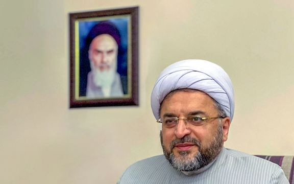 مدرس حوزه علمیه: اگر ۱۰ سال حکومت خمینی نبود امروز سینما و تلویزیون داشتیم؟