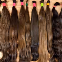 Economic crisis drives Iranians to sell hair, rent laptops