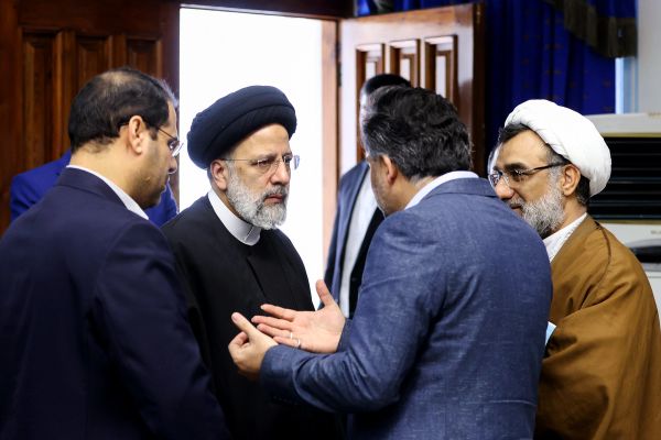Iran Lawmakers, Former President Criticize Government's Performance