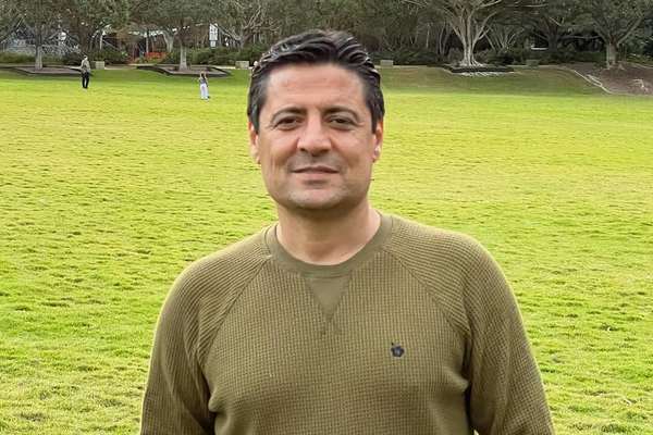 مقایسه با جنگ اوکراین؛ واکنش علیرضا فغانی به کشتار ۱۲ هزار نفر در ۴ روز توسط جمهوری اسلامی