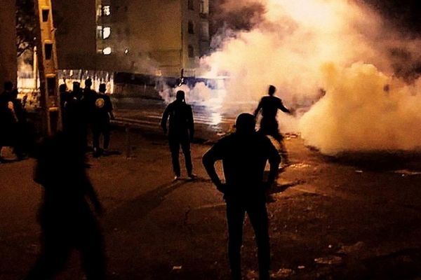 استمرار انتفاضة الإيرانيين العامة للشهر الثاني ودعوات للاعتصامات والعصيان المدني