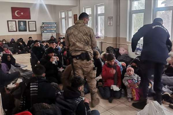 لاجئون إيرانيون يتعرضون لضغوط في تركيا.. ومخاوف من ترحيل نشطاء حقوقيين إلى إيران