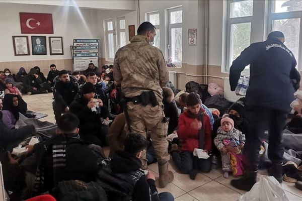 لاجئون إيرانيون يتعرضون لضغوط في تركيا.. ومخاوف من ترحيل نشطاء حقوقيين إلى إيران