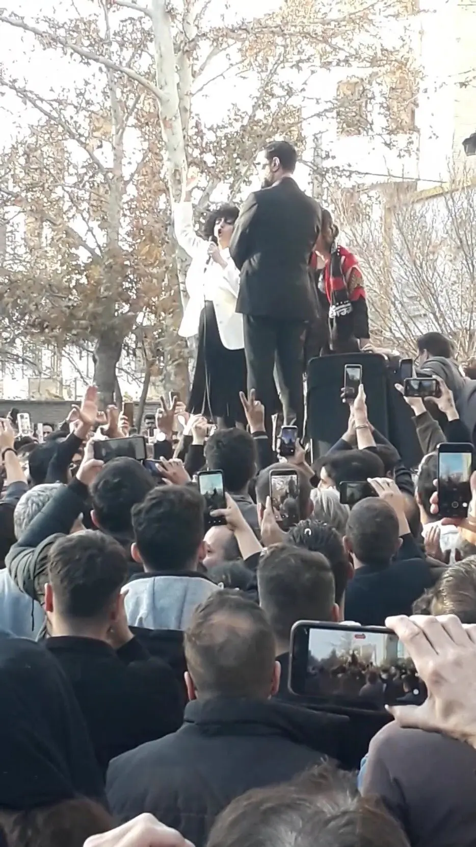 الاتحاد الأوروبي: اعتقال النشطاء في "مشهد" بإيران "مثير للقلق الشديد"