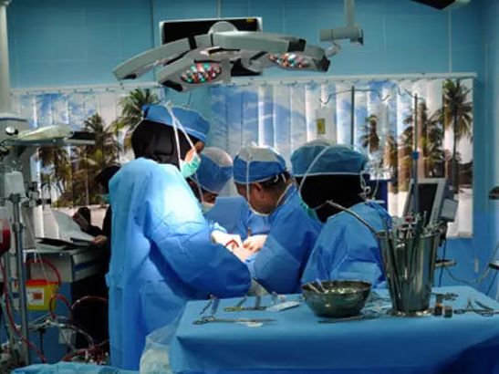 مخاوف كبيرة بسبب تضاعف هجرة الطاقم الطبي من إيران 10 مرات خلال 5 سنوات