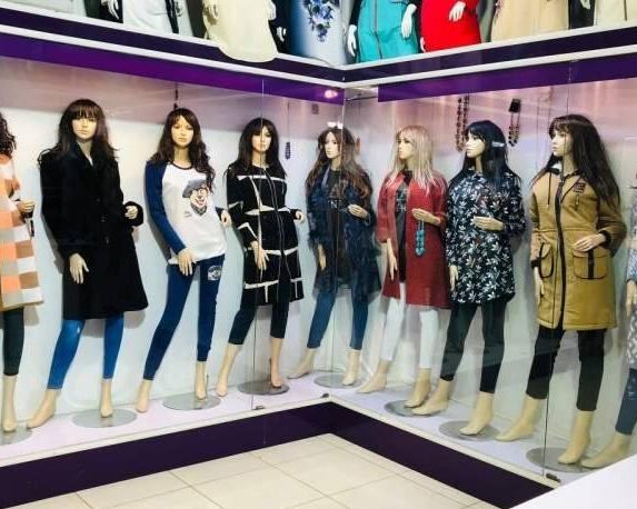 ماده ۴۴ قانون تحمیل حجاب؛ ورود عروسک، مانکن، نقاشی و کتاب دارای کشف حجاب به کشور جرم است