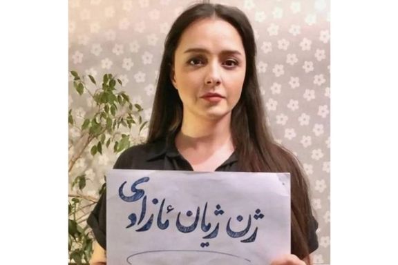 روزنامه اعتماد از توقف اکران فیلم «تفریق» با بازی ترانه علیدوستی خبر داد