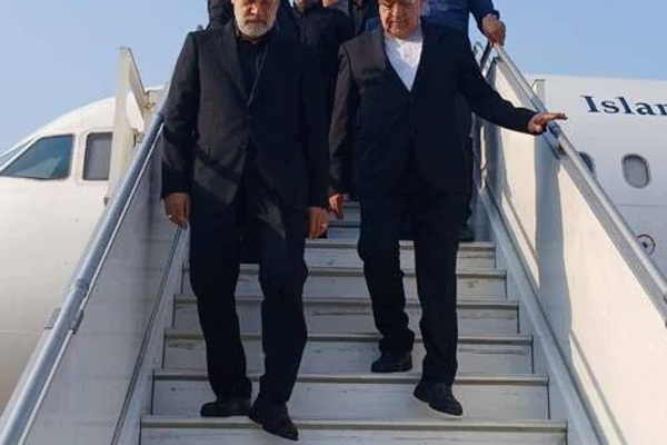 مسؤولون لبنانيون ينفون تقارير حول نقل أموال بواسطة لاريجاني خلال زيارته الأخيرة لبيروت