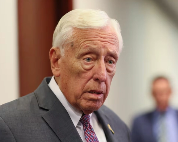 هویر، قانونگذار آمریکایی: حمله حزبالله نشان میدهد که اسرائیلیها تحت محاصره ایران هستند