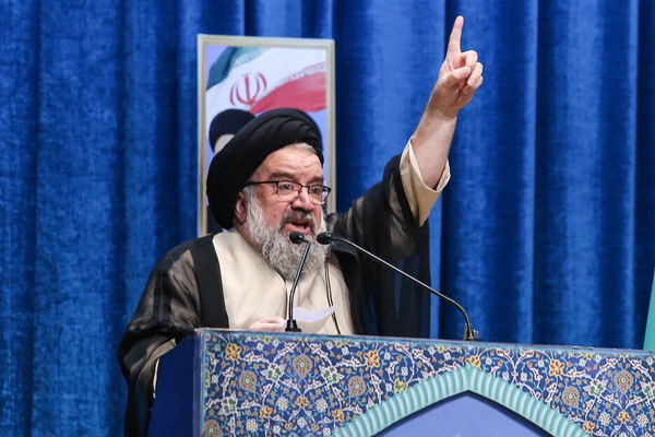 ممثل المرشد في طهران: "مجنون البيت الأسود" لن يرى إيران ذليلة وسيأخذ أمنيته إلى القبر