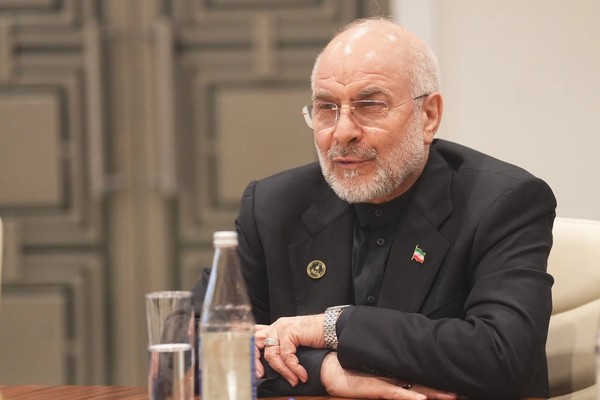 رئيس البرلمان الإيراني: لا يتفاوض مع أميركا إلا من كان مستعدًا للحرب