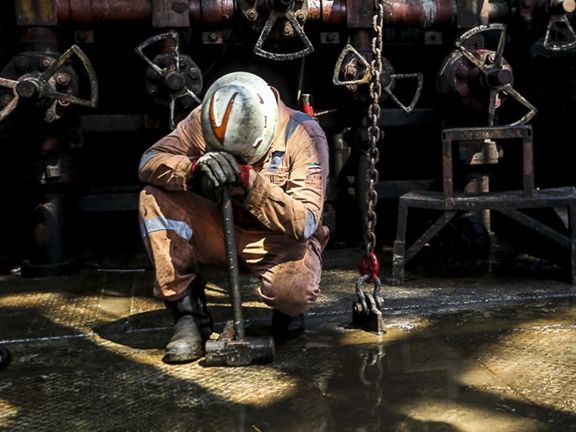 احتجاجا على "سياسات النهب وإشعال الحرب".. منظمات إيرانية: نظام طهران يشن حربًا على معيشتنا