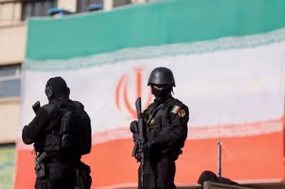 سفیر پیشین بریتانیا: برای سرنگونی حکومت ایران پنج عامل لازم است؛ پیامهای ترامپ کافی نیست