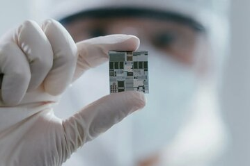 خبرگزاری رویترز: چین بهطور پنهانی مشغول جذب نوابغ تراشهسازی جهان است